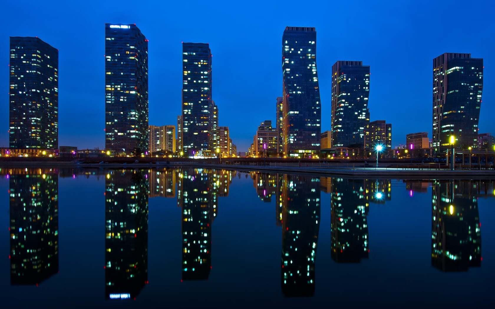 2022季后赛:库里连续三场投中10+三分,成为历史上最“狂”的远投王!